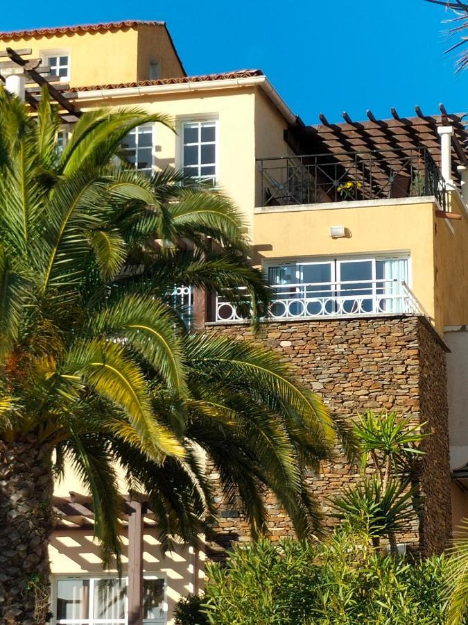 Superbe Appartement Avec Vue Mer Et Piscine Saint-Raphaël エクステリア 写真