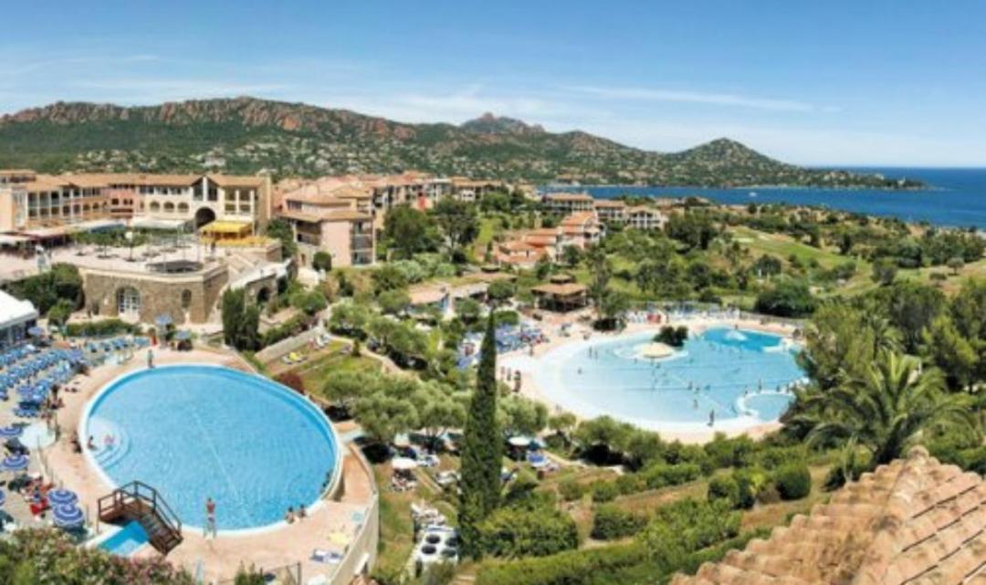 Superbe Appartement Avec Vue Mer Et Piscine Saint-Raphaël エクステリア 写真